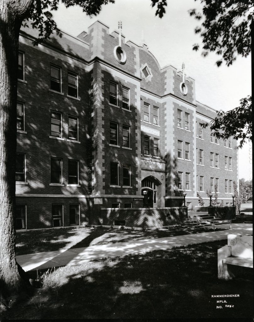 Mohn Hall