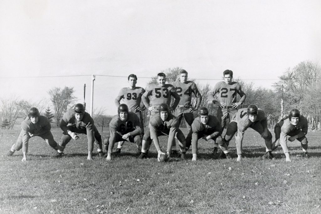 The 1946 football team that won the homecoming game versus Carleton.